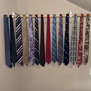 Men’s Assortment of Ties (14 ties)